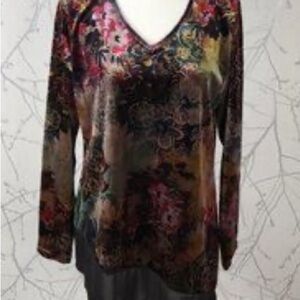 Elegant Floral V-Neck Blouse
